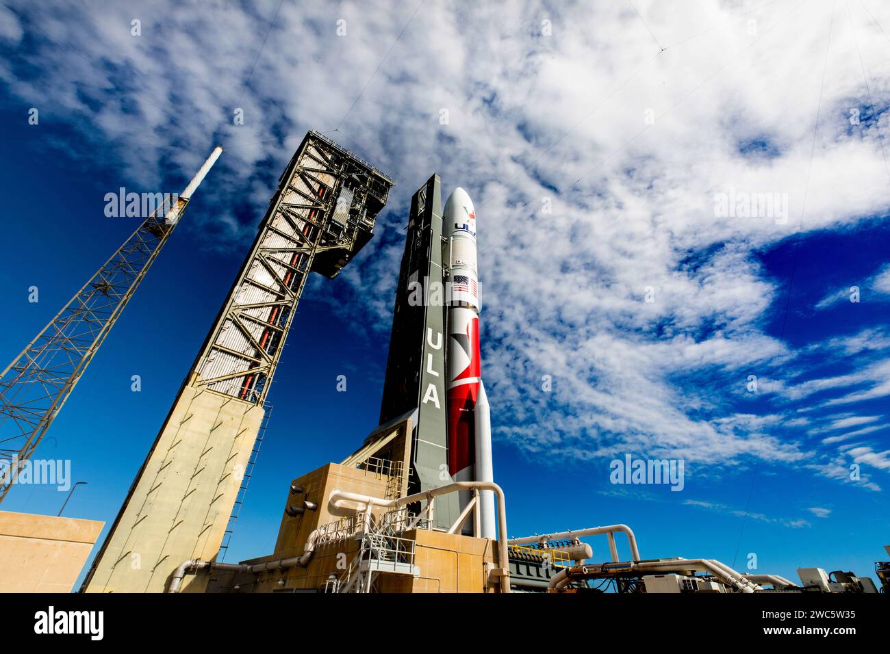 CAPE CANAVERAL, FLORIDA, USA - 05 January 2024 - The United Launch Alliance’s Vulcan rocket carrying Astrobotic’s Peregrine lunar lander is rolled out Stock Photo