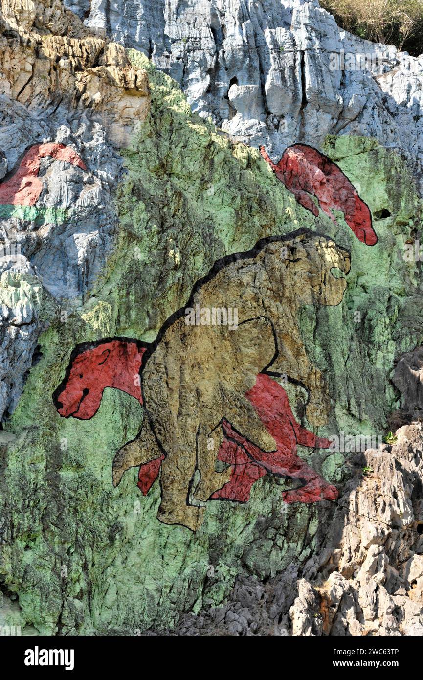 Detail, Mural de la Prehistoria, prehistoric wall, painted in 1961 by Mexican artist Leovigildo Gonzalez Morillo, size 120x180 metres, Vinales Stock Photo