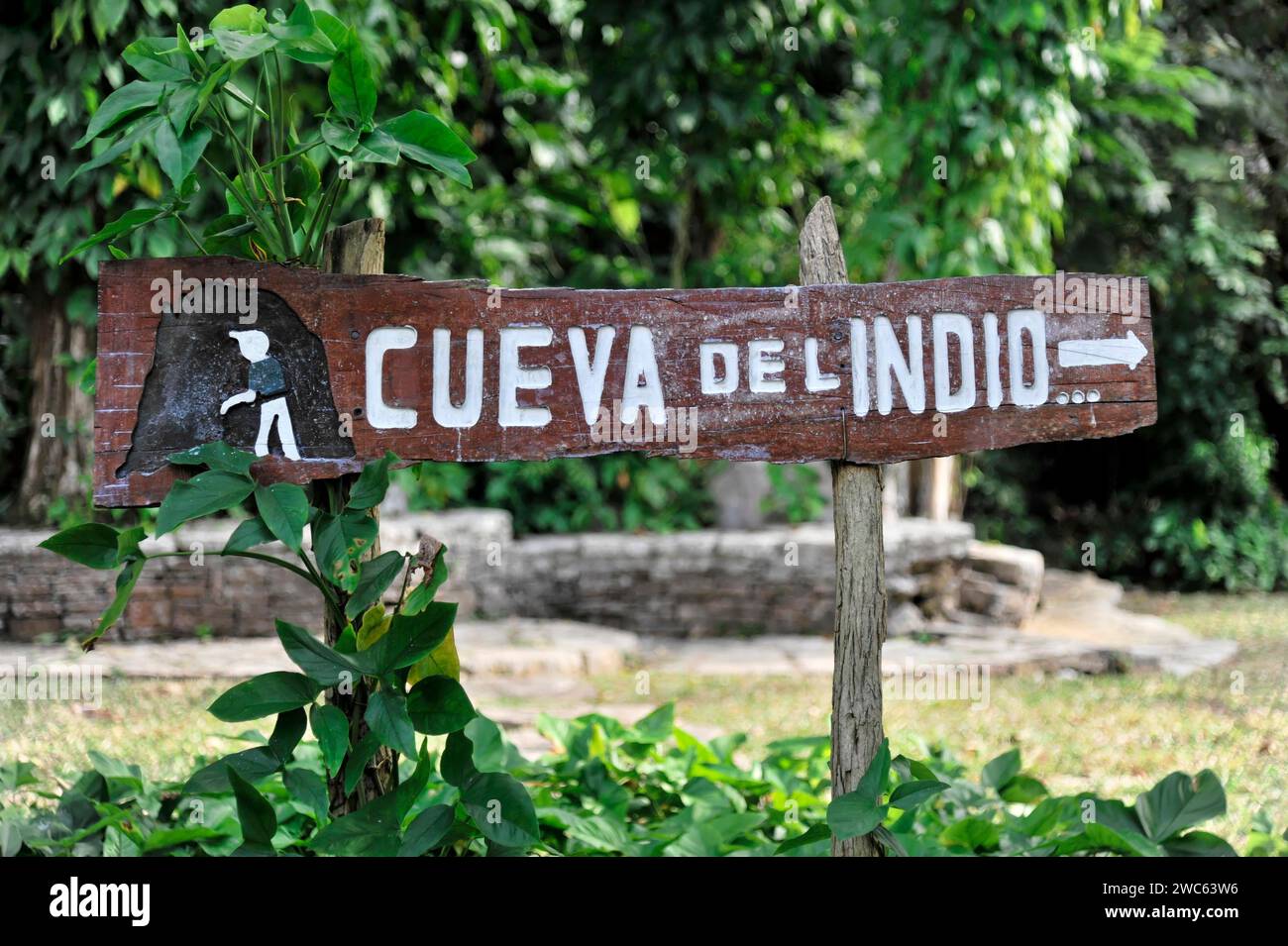 Signpost, Cueva del Indio, karst cave, 2 km north of Vinales, Valle de Vinales, Pinar del Rio province, Cuba, Greater Antilles, Caribbean, Central Stock Photo