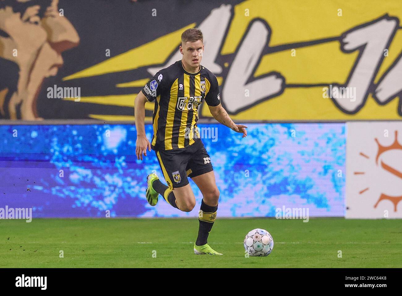 ARNHEM, NETHERLANDS - JANUARY 14: Ramon Hendriks of Vitesse during the Dutch Eredivisie match between Vitesse and FC Utrecht at Stadion Gelredome on January 14, 2024 in Arnhem, Netherlands. (Photo by Ben Gal/Orange Pictures) Stock Photo