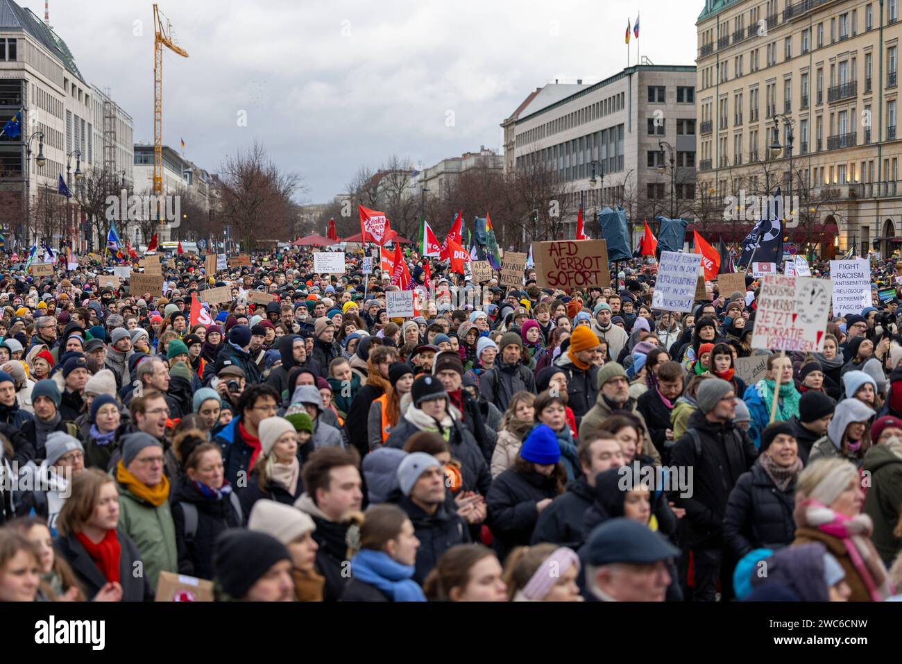 Demo gegen Rechts vorm Brandenburger Tor in Berlin Berlin, Deutschland