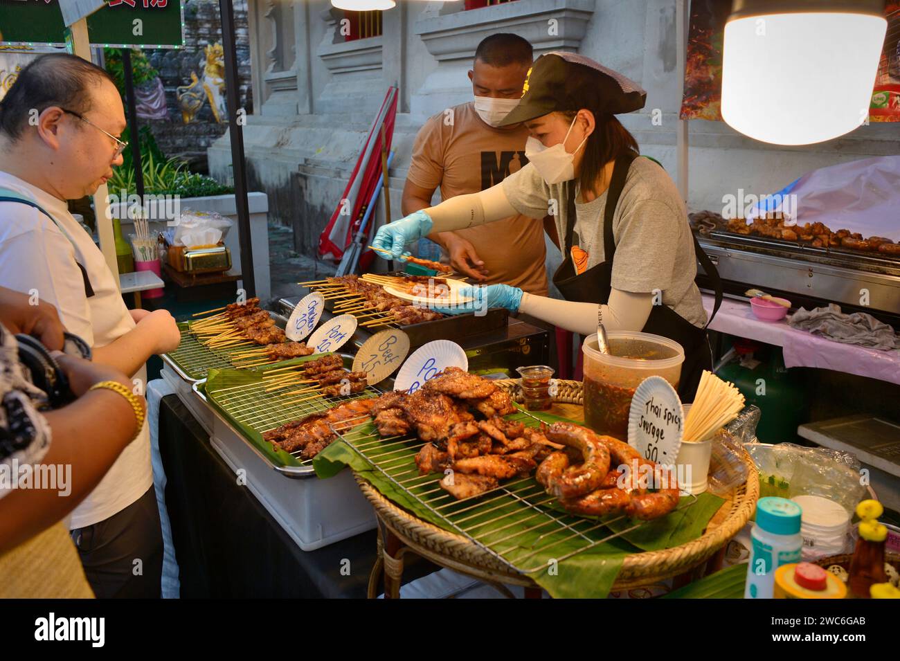 Chiang mai food night market hi-res stock photography and images - Alamy