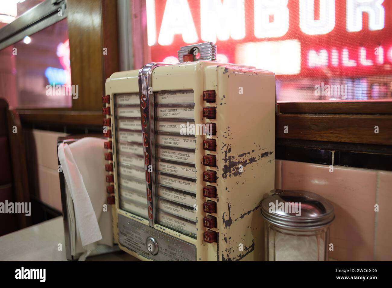 Antique jukebox at a table at Lamy's Diner at The Henry Ford Museum of American Innovation Stock Photo