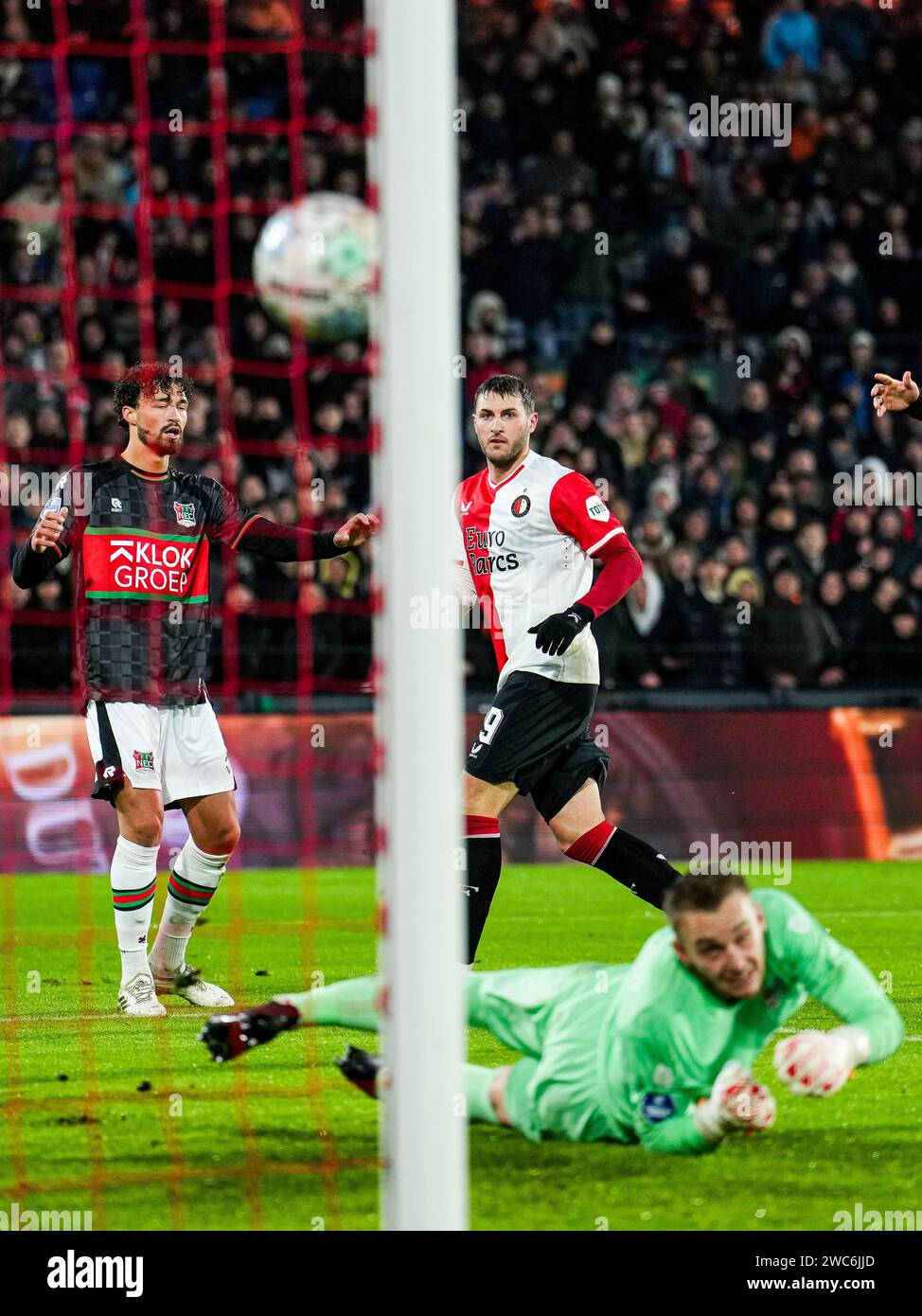 Rotterdam, The Netherlands. 14th Jan, 2024. Rotterdam - Santiago Gimenez of Feyenoord scores the 2-0 during the Eredivisie match between Feyenoord v NEC at Stadion Feijenoord De Kuip on 14 January 2024 in Rotterdam, The Netherlands. Credit: box to box pictures/Alamy Live News Stock Photo