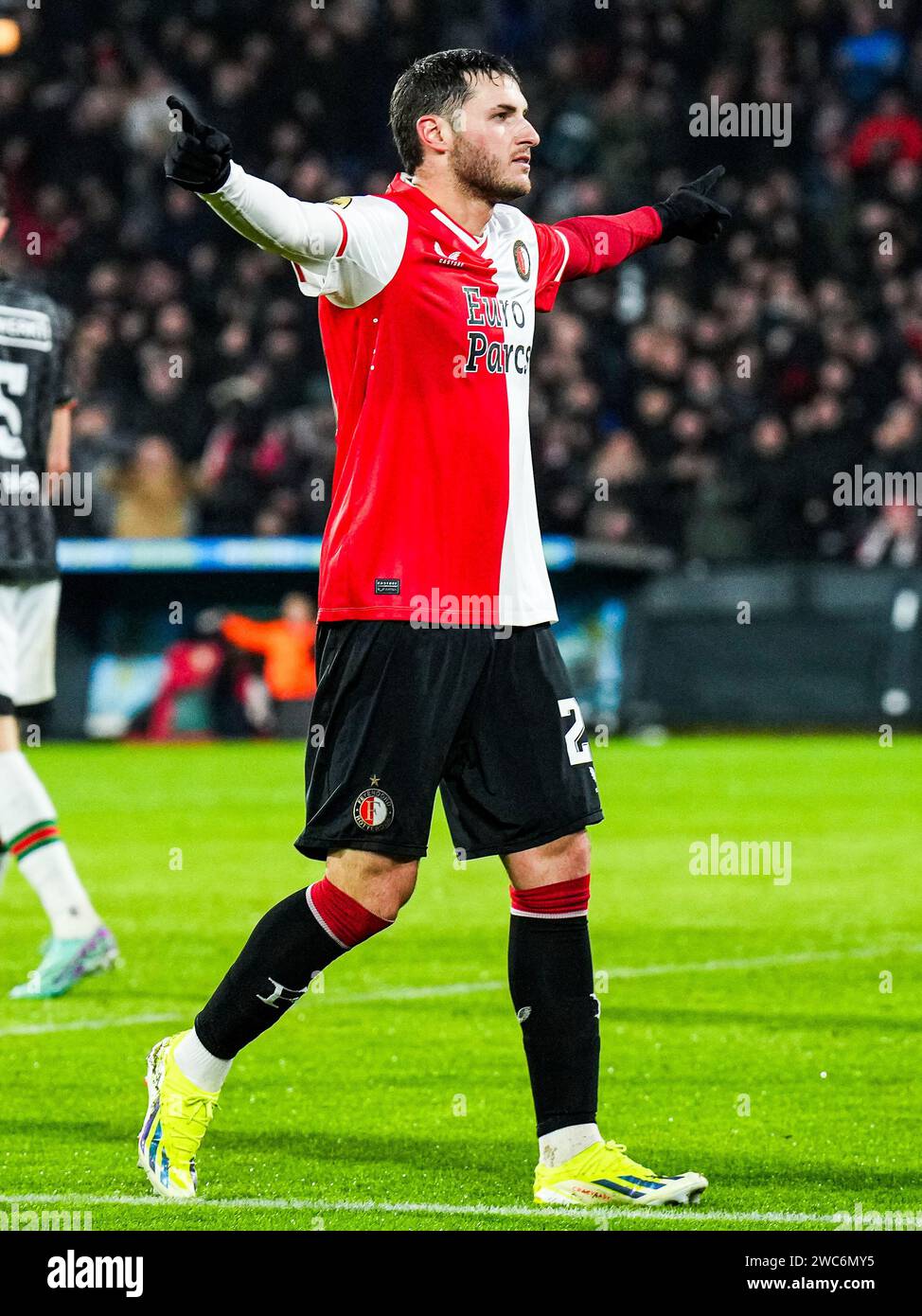 Rotterdam, The Netherlands. 14th Jan, 2024. Rotterdam - Santiago Gimenez of Feyenoord celebrates the 2-0 during the Eredivisie match between Feyenoord v NEC at Stadion Feijenoord De Kuip on 14 January 2024 in Rotterdam, The Netherlands. Credit: box to box pictures/Alamy Live News Stock Photo