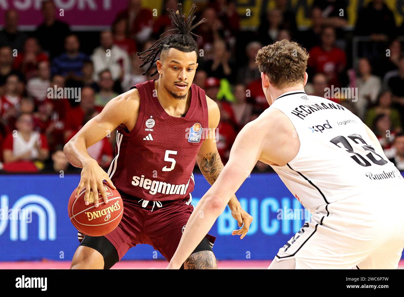 Nelson Weidemann (Bayern Basketball, 5) am Ball. GER, FC Bayern