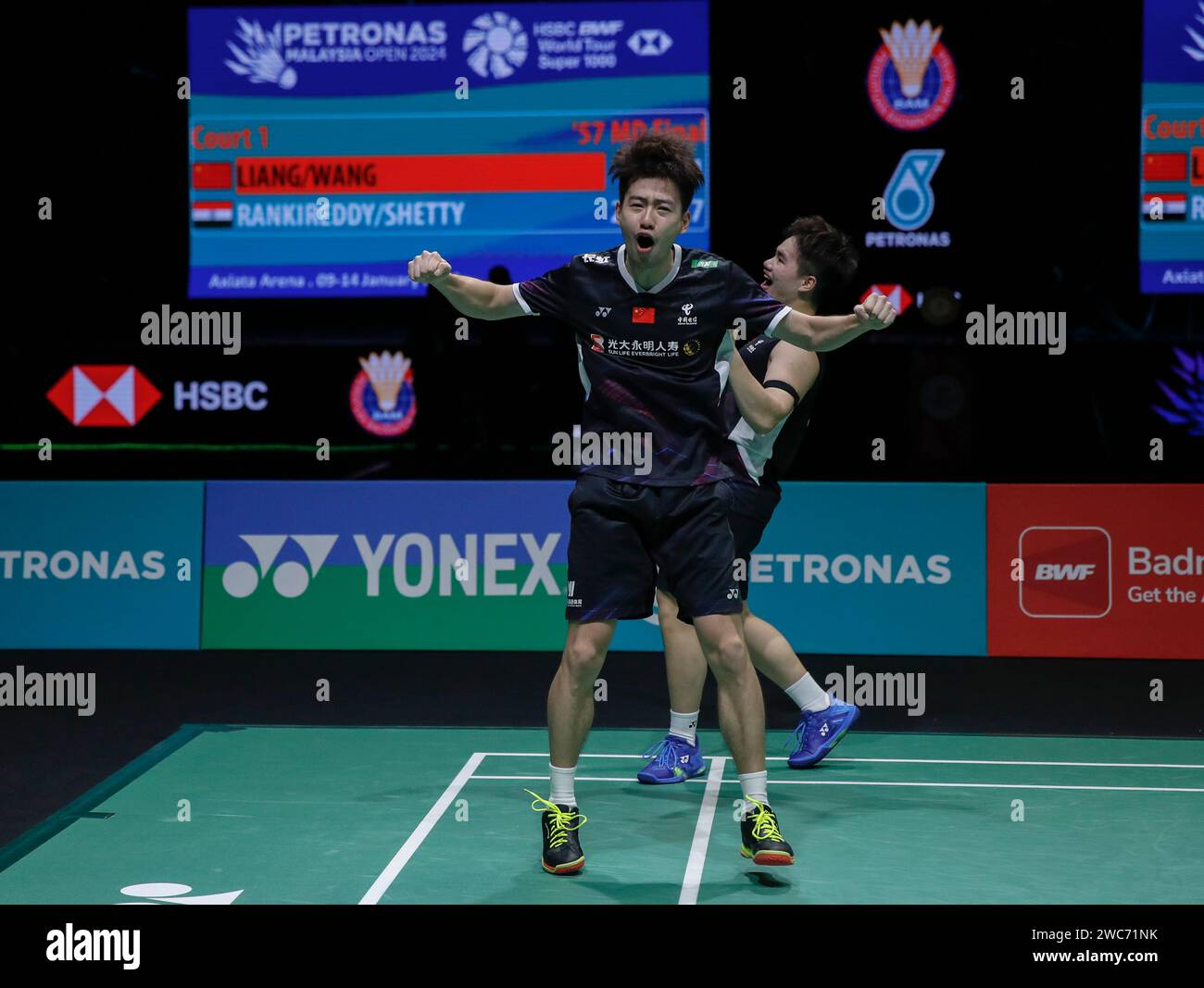 Kuala Lumpur Malaysia 14th Jan 2024 Liang Wei Keng And Wang Chang   Kuala Lumpur Malaysia 14th Jan 2024 Liang Wei Keng And Wang Chang L Of China Seen Celebrating Their Victory During The Mens Doubles Final Match Of The Petronas Malaysia Open 2024 At Axiata Arena Liang Wei Keng And Wang Chang Won With Scores 92121 211817 Credit Sopa Images Limitedalamy Live News 2WC71NK 