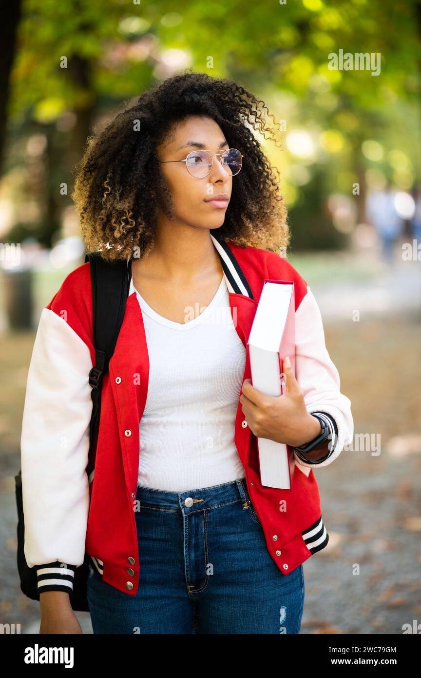 African student degree hi-res stock photography and images - Alamy