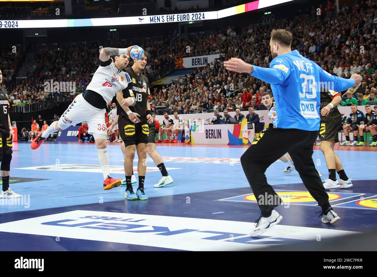  Foto zu Berlin, Deutschland. 14th Jan, 2024. 14.01.2024, Mercedes-Benz-Arena 