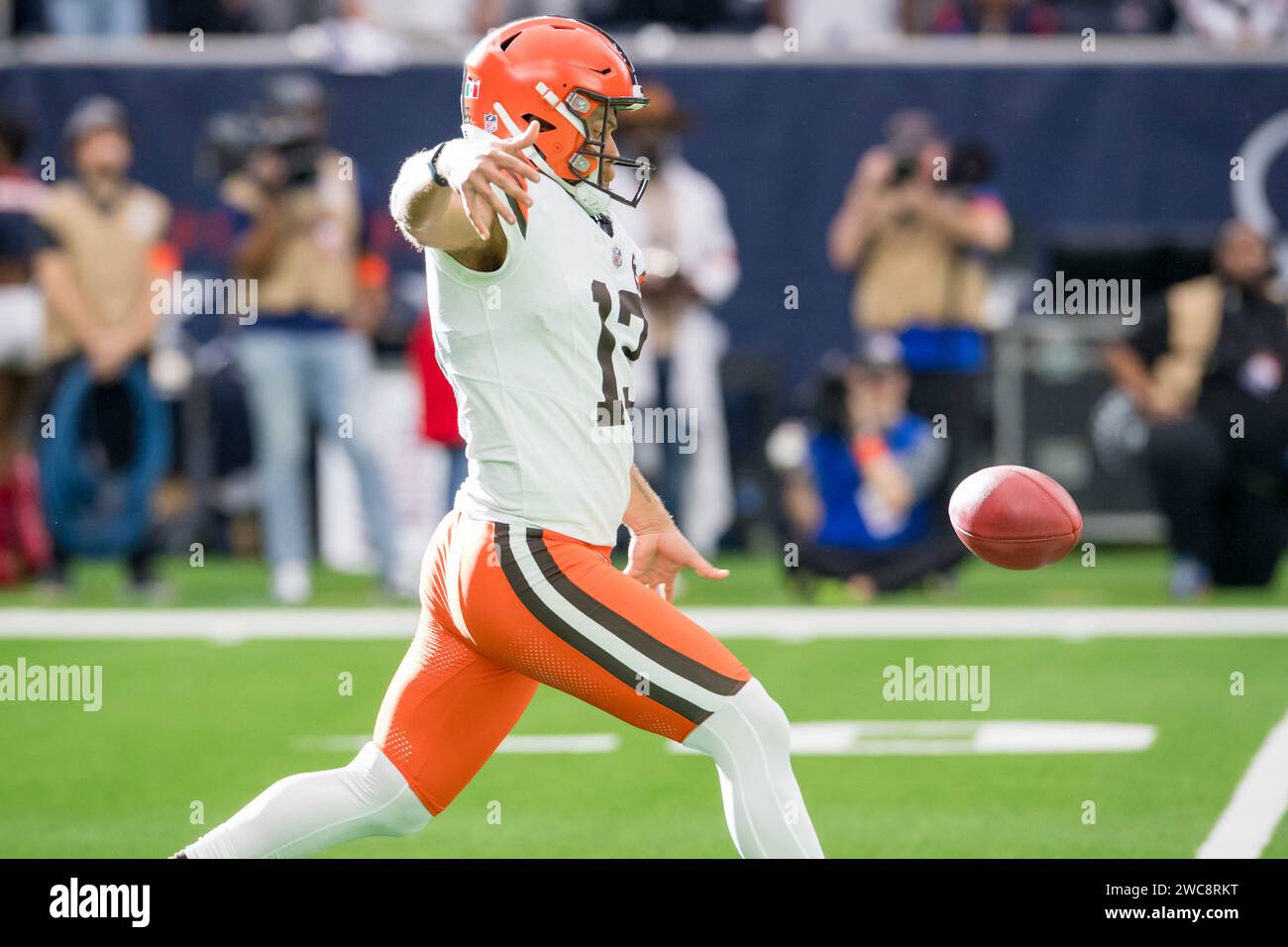 Houston, TX, USA. 13th Jan, 2024. Cleveland Browns punter Corey Bojorquez (13) during a Wild