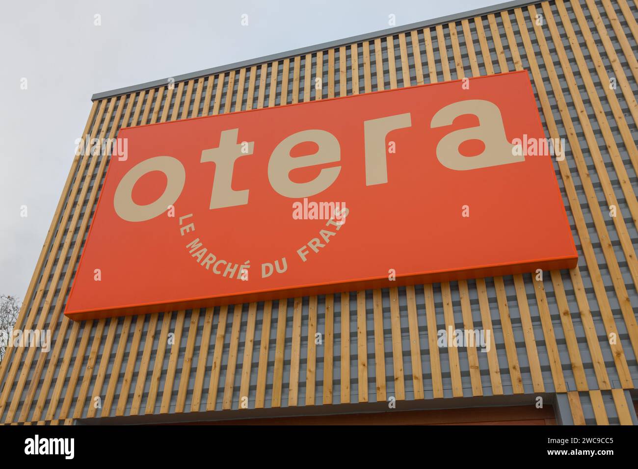 Bordeaux , France -  01 14 2024 : Otera logo sign and brand text on wall facade entrance short circuit sales store market Stock Photo