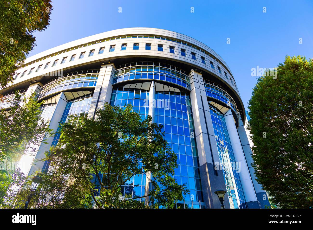 Paul Henri Spaak European Parliament building containing the hemicycle at Espace Léopold, European Parliament building, Brussels, Belgium Stock Photo
