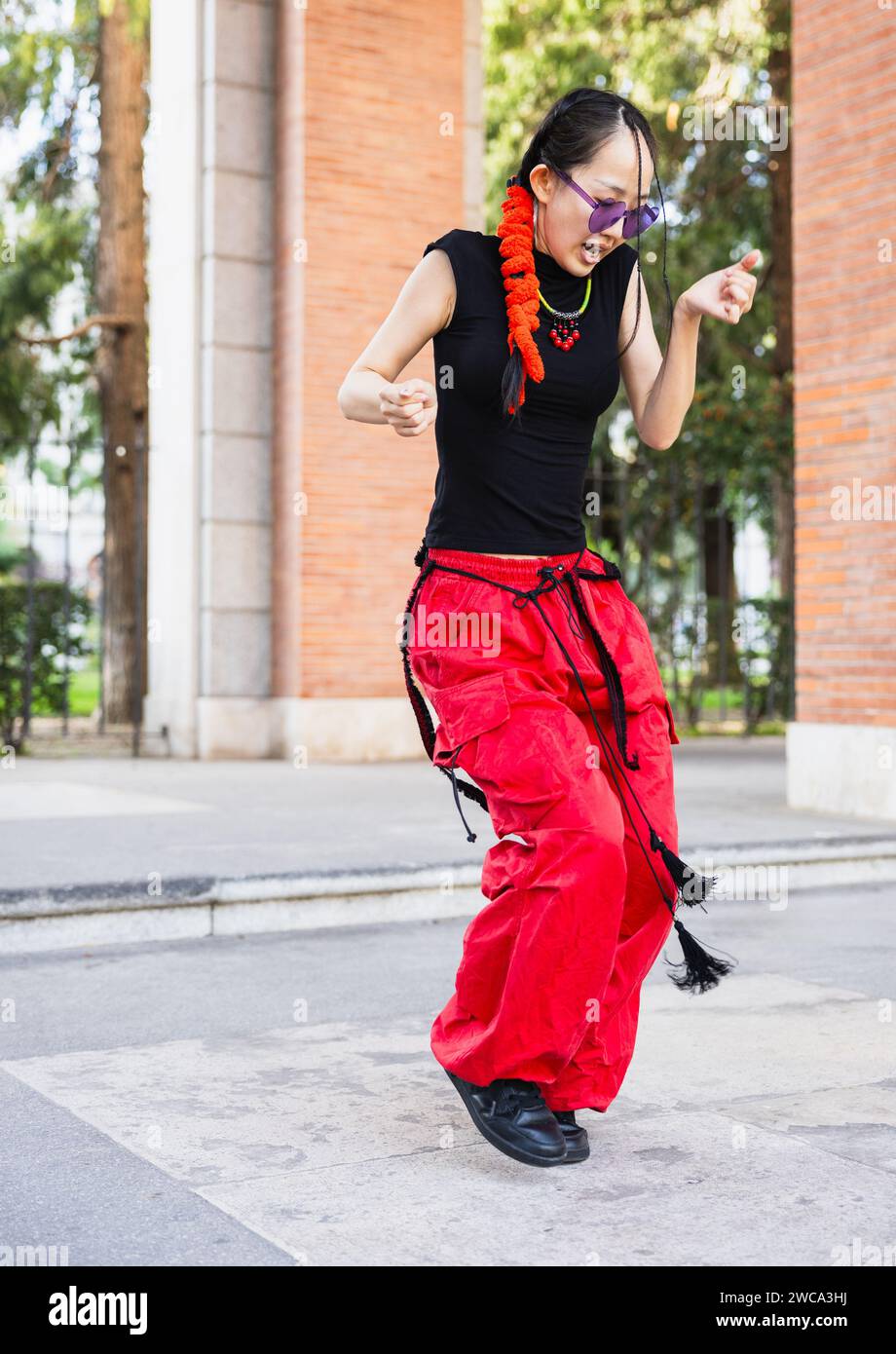 Baggy pants hi res stock photography and images Alamy