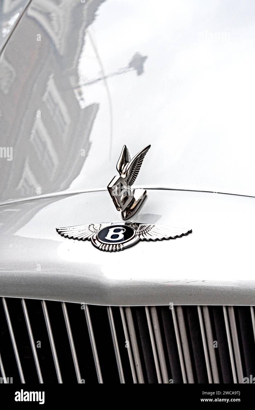 Bentley Car: Bonnet and brand logo Stock Photo