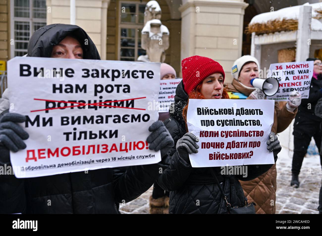 Non Exclusive: LVIV, UKRAINE - JANUARY 14, 2024 - Wives and relatives of Ukrainian soldiers rally outside the Lviv City Council to demand the authorit Stock Photo