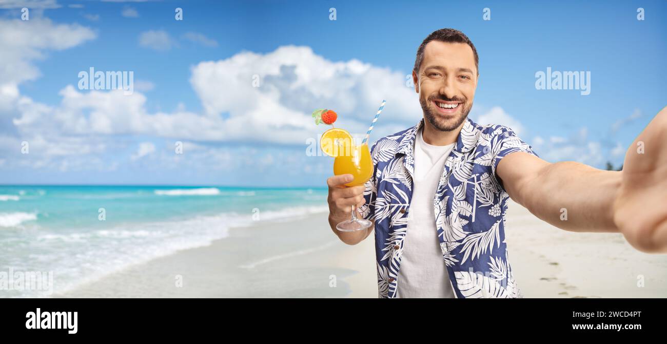 Man beach cocktail relax hi-res stock photography and images - Alamy