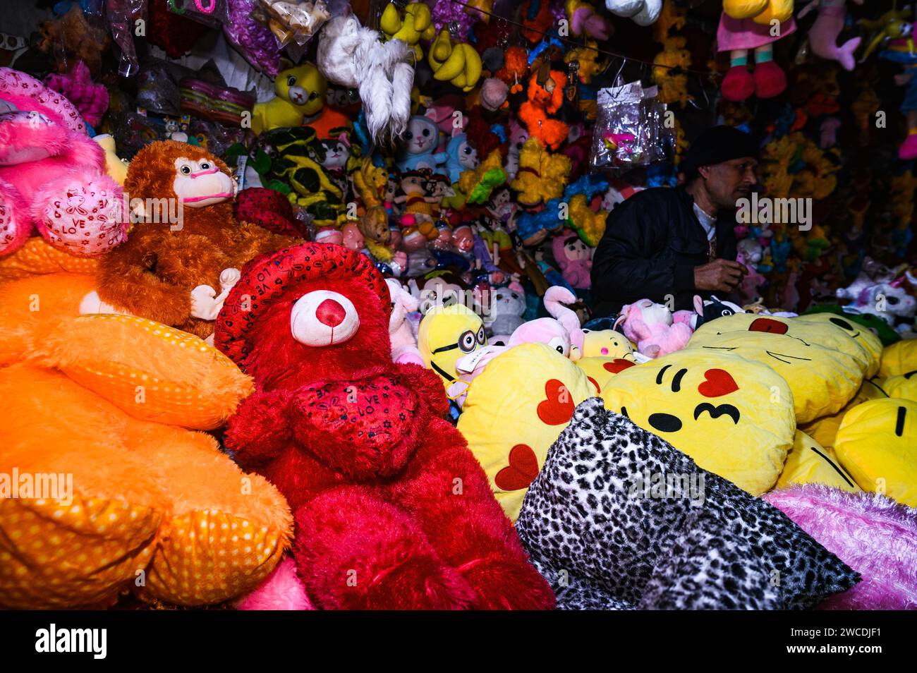 India toy shop hi res stock photography and images Page 4 Alamy