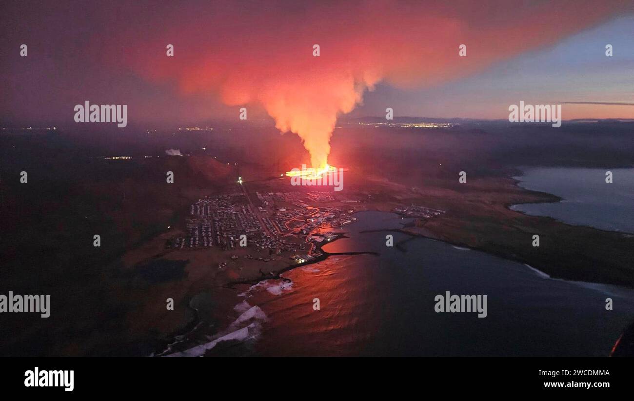 Iceland volcano eruption 2024 hi-res stock photography and images - Alamy
