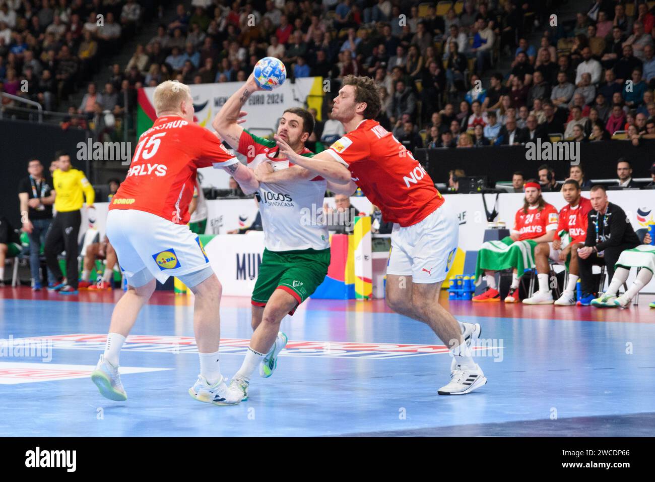 Martim Costa (79 Portugal) and Magnus Saugstrup Jensen (15 Denmark