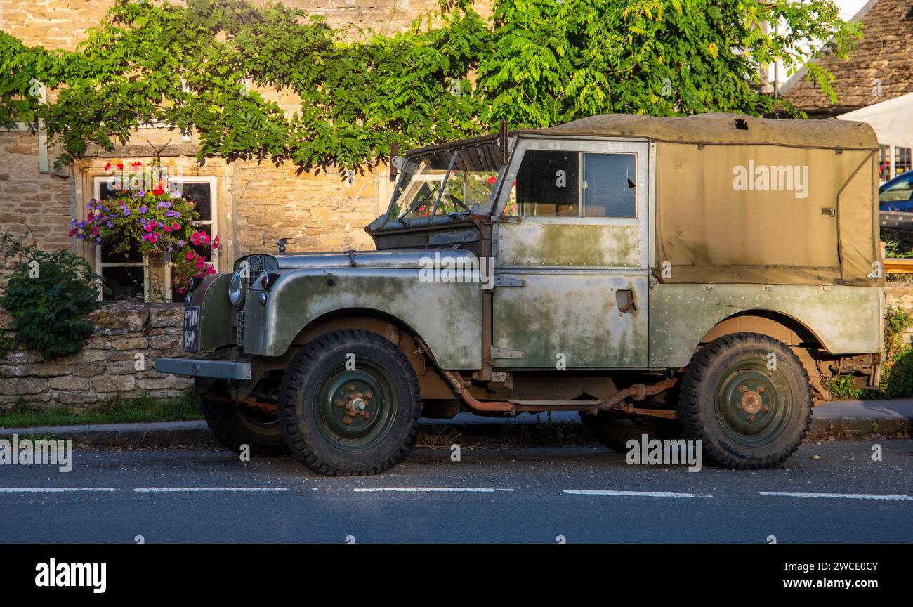 1955 2 Door Series 1 Land Rover with full canvas hood parked at the roadside Stock Photo
