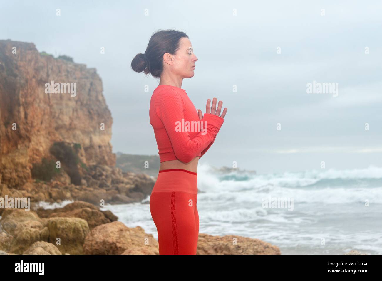 Person standing stormy sea hi-res stock photography and images - Alamy
