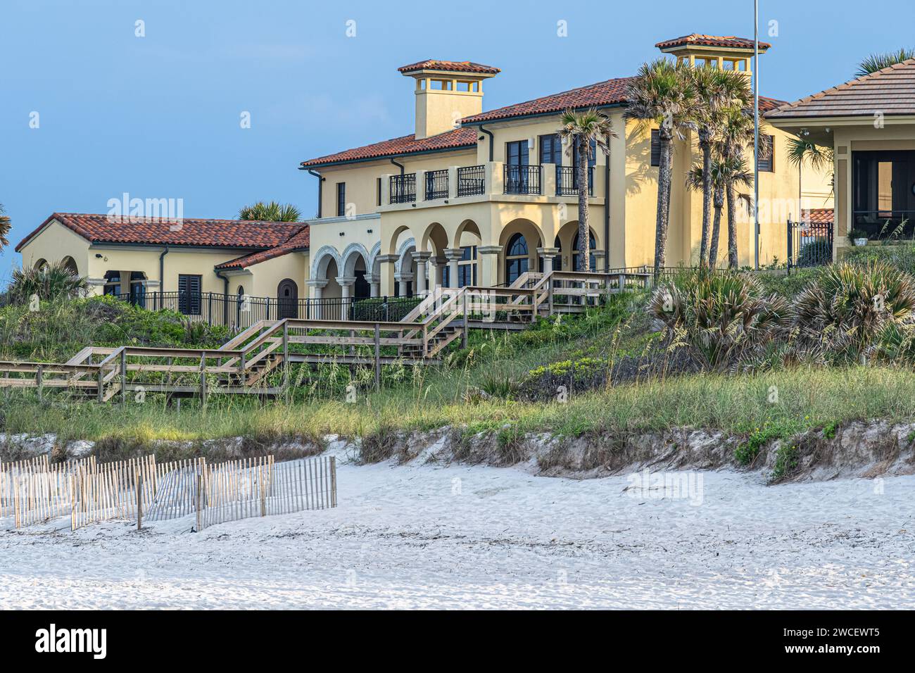 Luxury oceanfront homes at Mickler Beach along the Atlantic coastline in Ponte Vedra Beach, Florida. (USA) Stock Photo