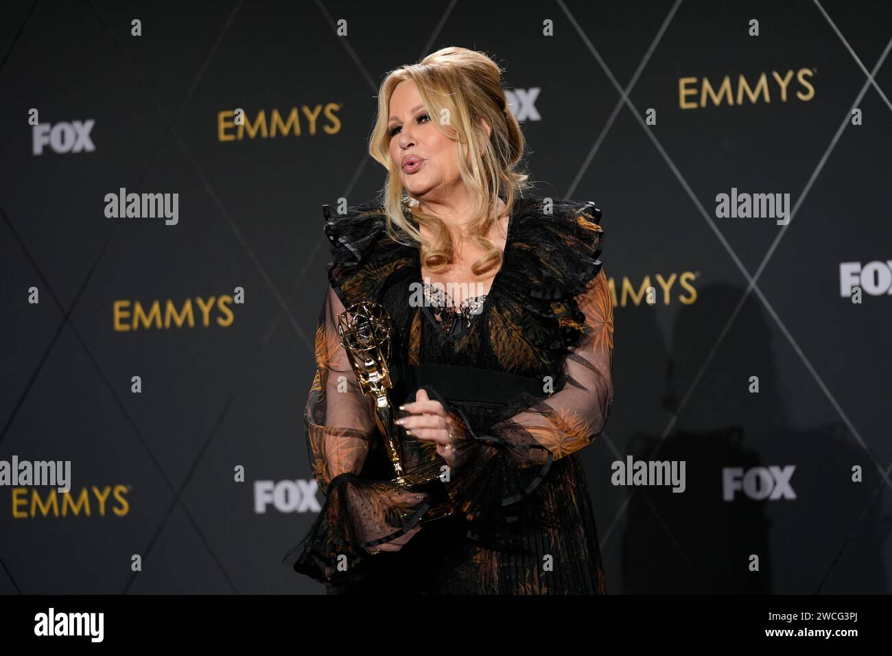 Jennifer Coolidge, winner of the award for outstanding supporting