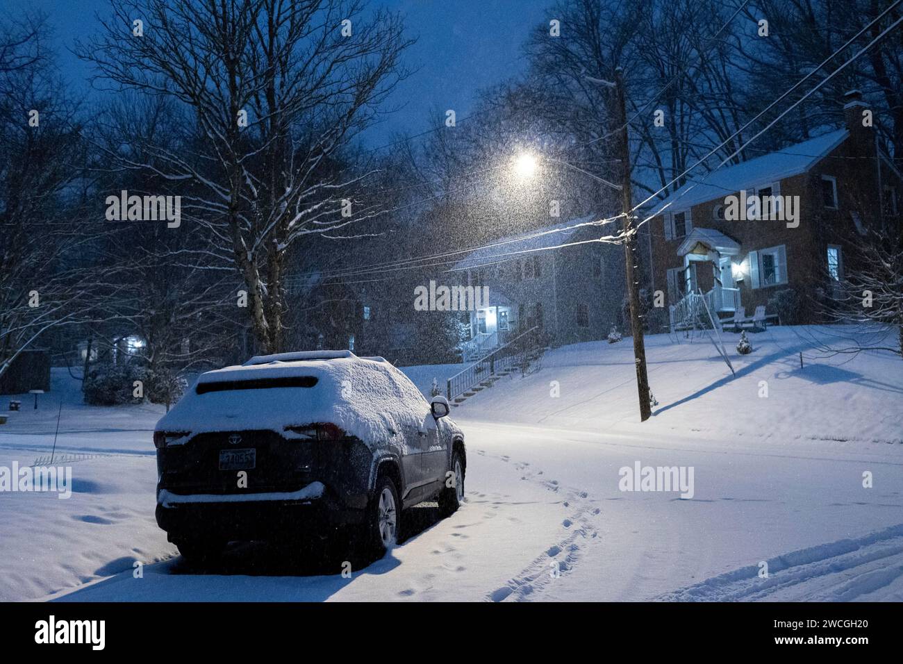 Silver Spring, Maryland, USA. 15th Jan, 2024. Snow falls Monday, Jan