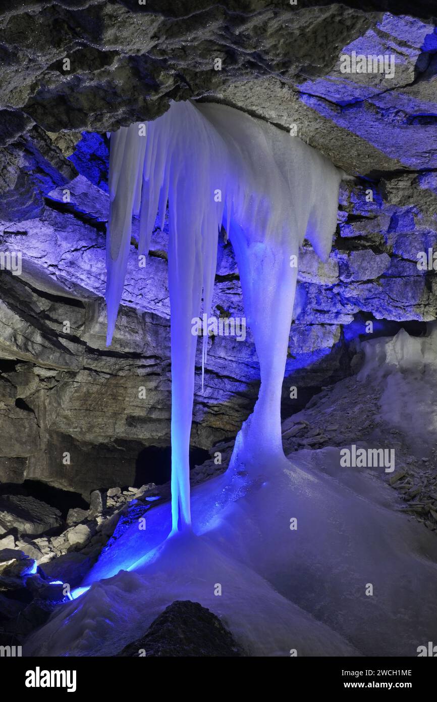 Kungur ice cave hi-res stock photography and images - Alamy