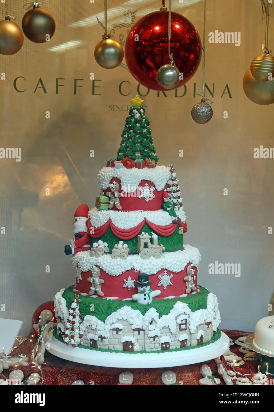 Christmas window decorations at Caffe Cordina in Valletta Stock Photo