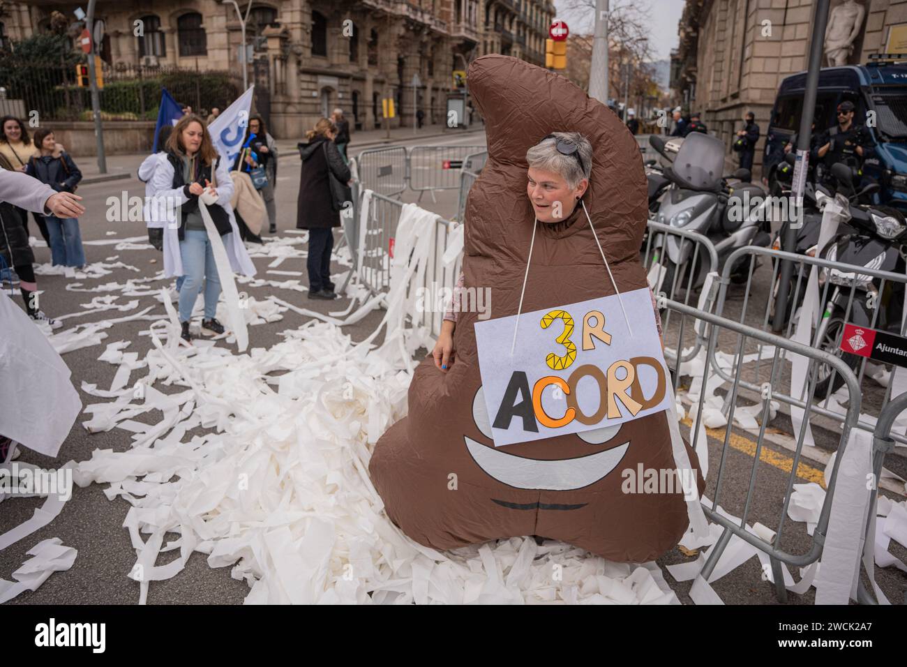 Barcelona Barcelona Spain 16th Jan 2024 Catalan Public Health   Barcelona Barcelona Spain 16th Jan 2024 Catalan Public Health Workers And Senior Health Technicians Demonstrate In The Center Of Barcelona Under The Slogan Enough Of Inequalities During A New Day Of Strike Against The Third Agreement The Protesters Who Demand Improvements In Working Conditions And An Increase In Their Base Salary Ended The Protest In Front Of The Ics Catalan Institute Of Health By Throwing Rolls Of Toilet Paper Credit Image Marc Asensio Clupeszuma Press Wire Editorial Usage Only! Not For Commercial Usage! 2WCK2A7 