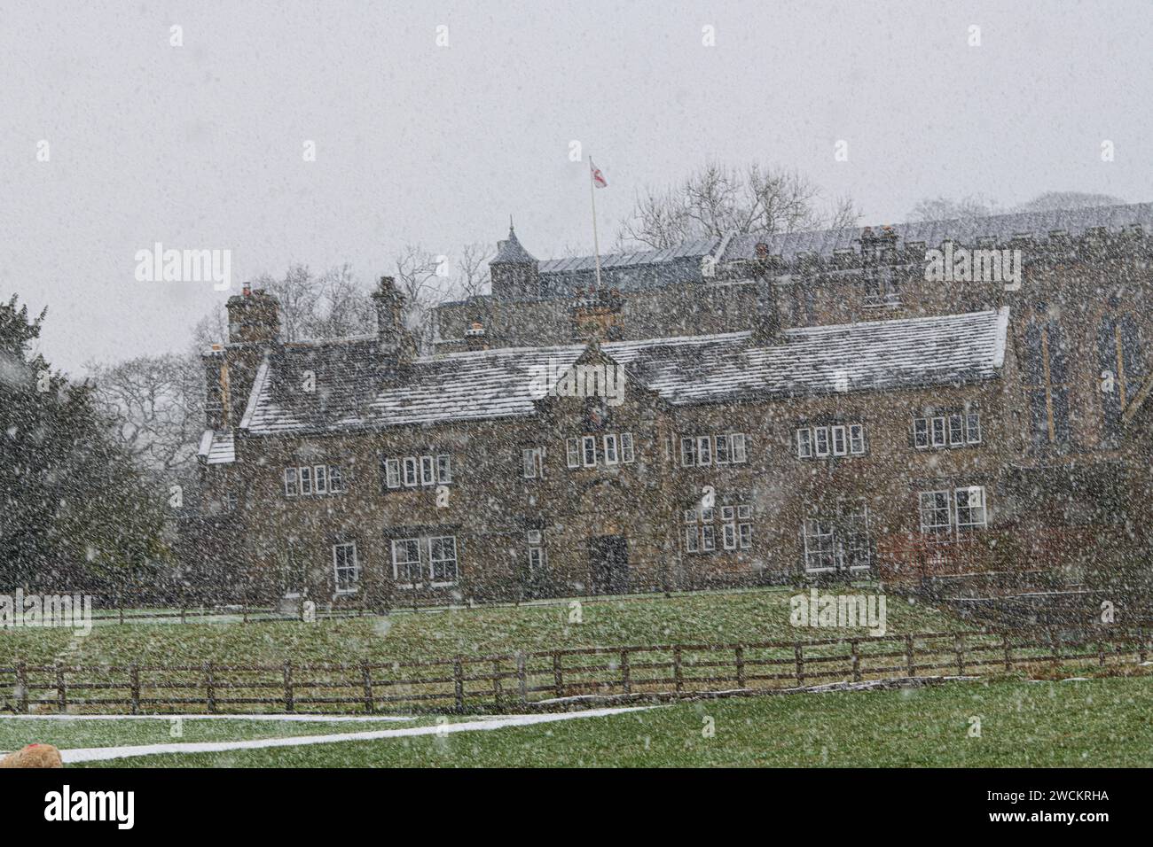 Skipton, North Yorkshire, 16th January 2024. Heavy-snow falls at Bolton Abbey this afternoon in the Yorkshire Dales. Stock Photo