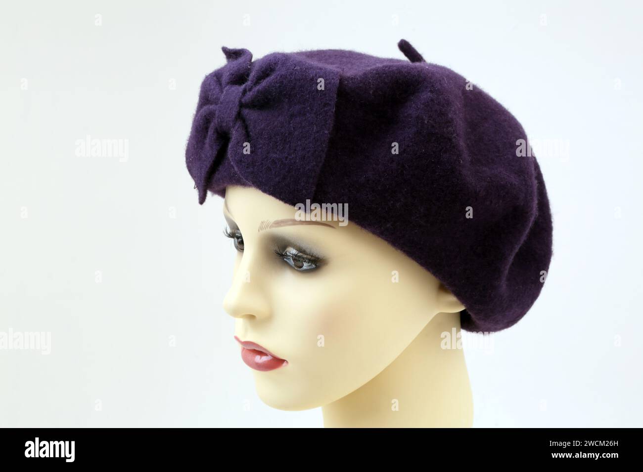Purple beret hat hi-res stock photography and images - Alamy
