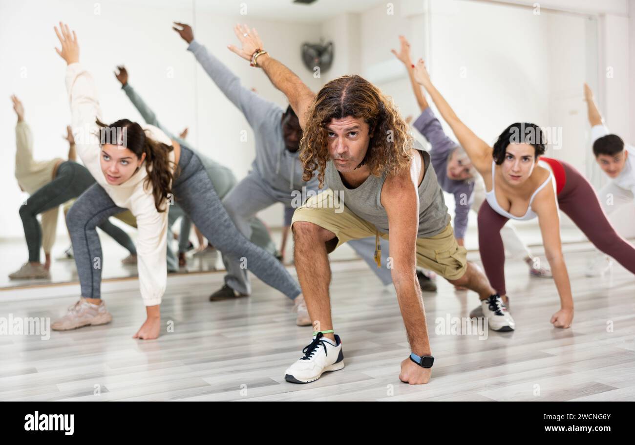 Stretching warmup dance hi-res stock photography and images - Alamy