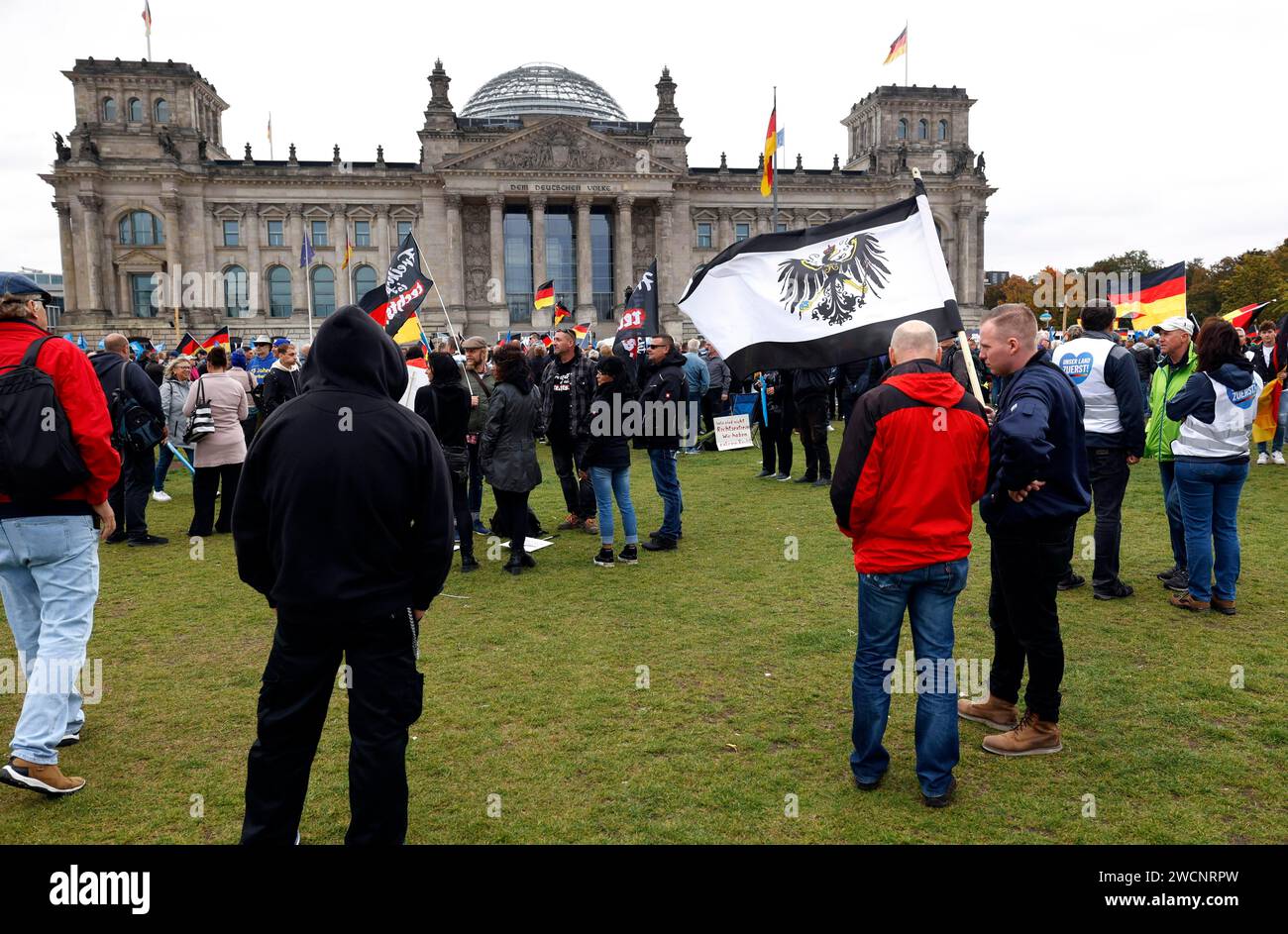 AfD Demo Berlin, 08 10 2022 With an imperial war flag supporters of the AfD  demonstrate