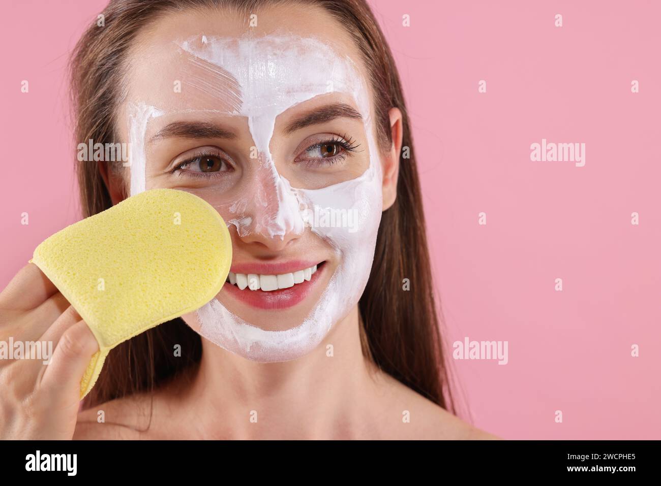 Face washing woman sponge hi-res stock photography and images - Alamy