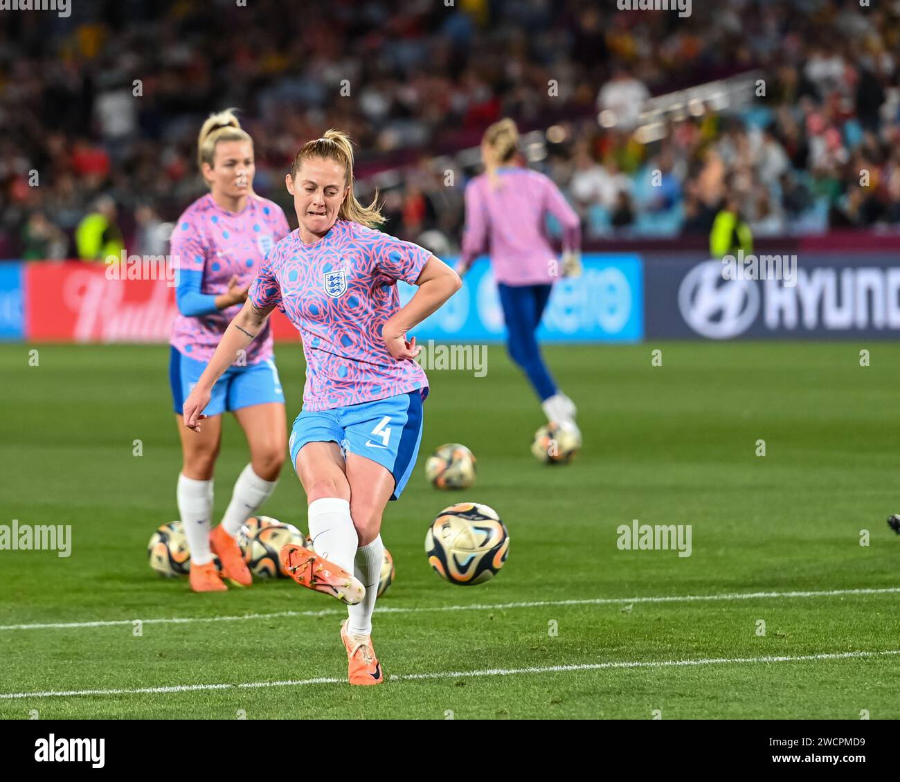 Keira Walsh Warming up at the England v Spain Final of the 2023 FIFA Women’s World Cup Australia and New Zealand, Sydney, Australia 20th August 2023 Stock Photo