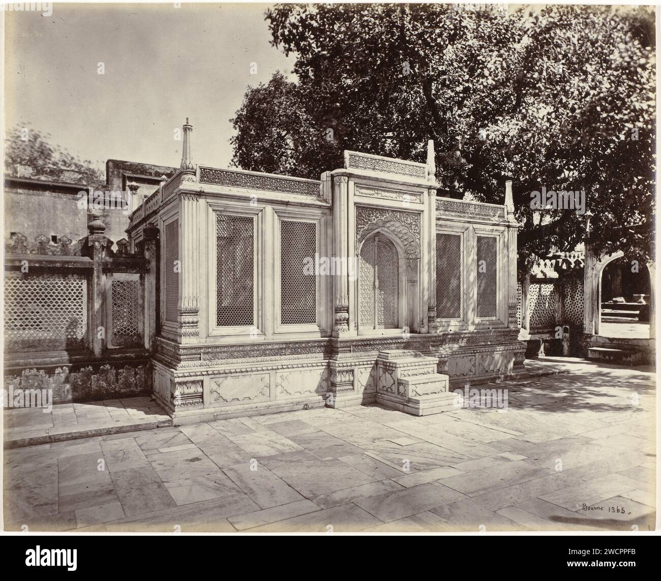 Tomb of Mirza Jahangir in the Hazrat Nizamuddin Dargah at Delhi, India ...