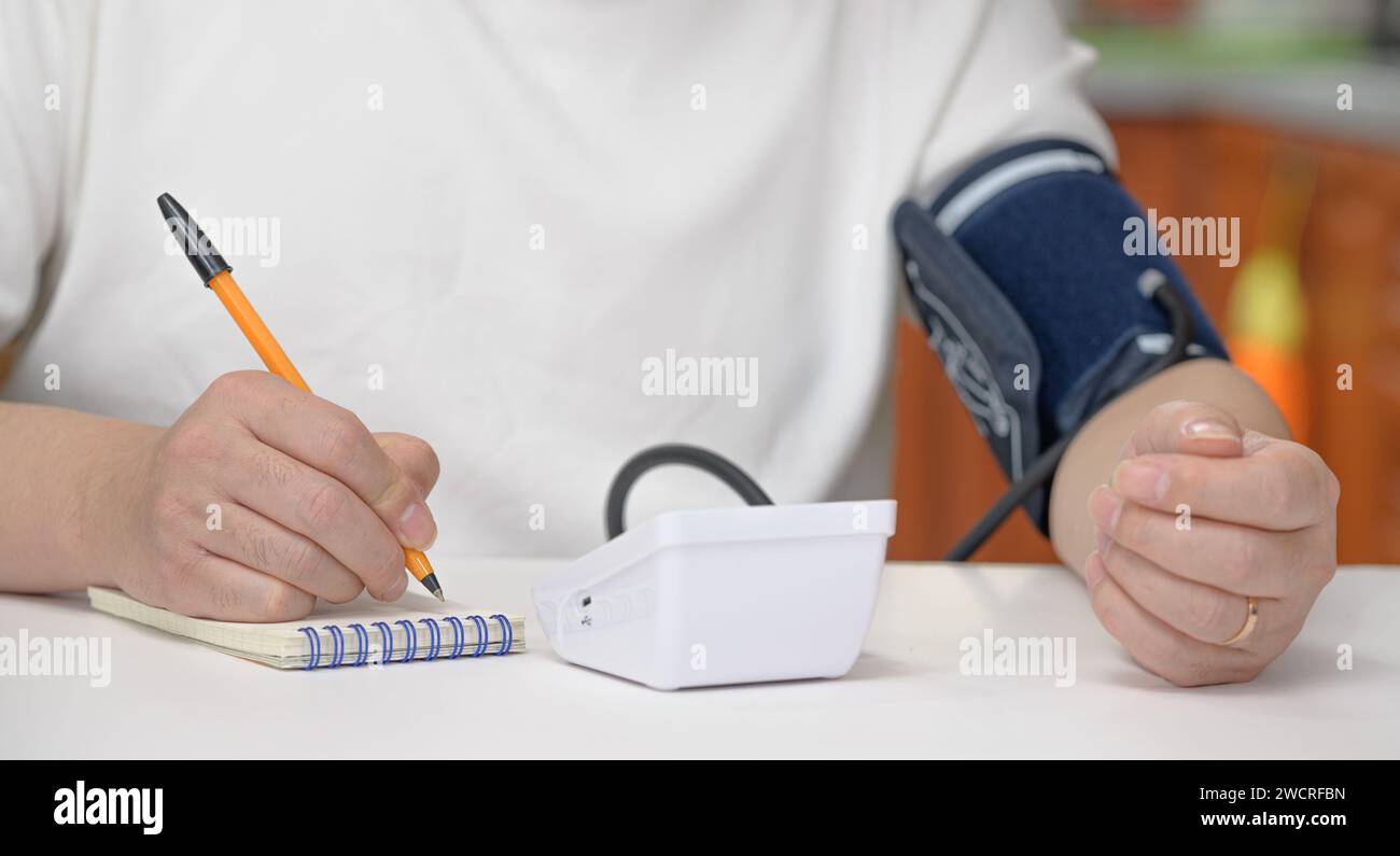 Blood pressure record hi-res stock photography and images - Alamy