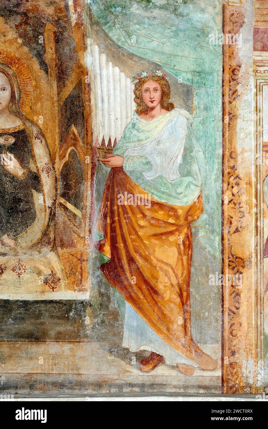 S.Caterina d’Alessandria - affresco - pittore lombardo del prima metà del XV secolo - Barco di Orzinuovi (Bs) chiesa della Madonna della Rosa Stock Photo