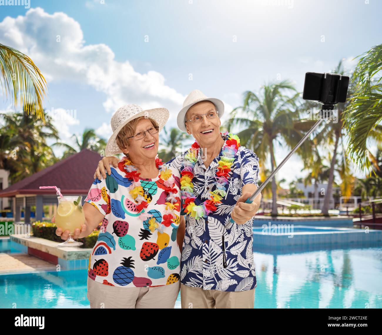 Elderly woman swimming hat hi-res stock photography and images - Alamy