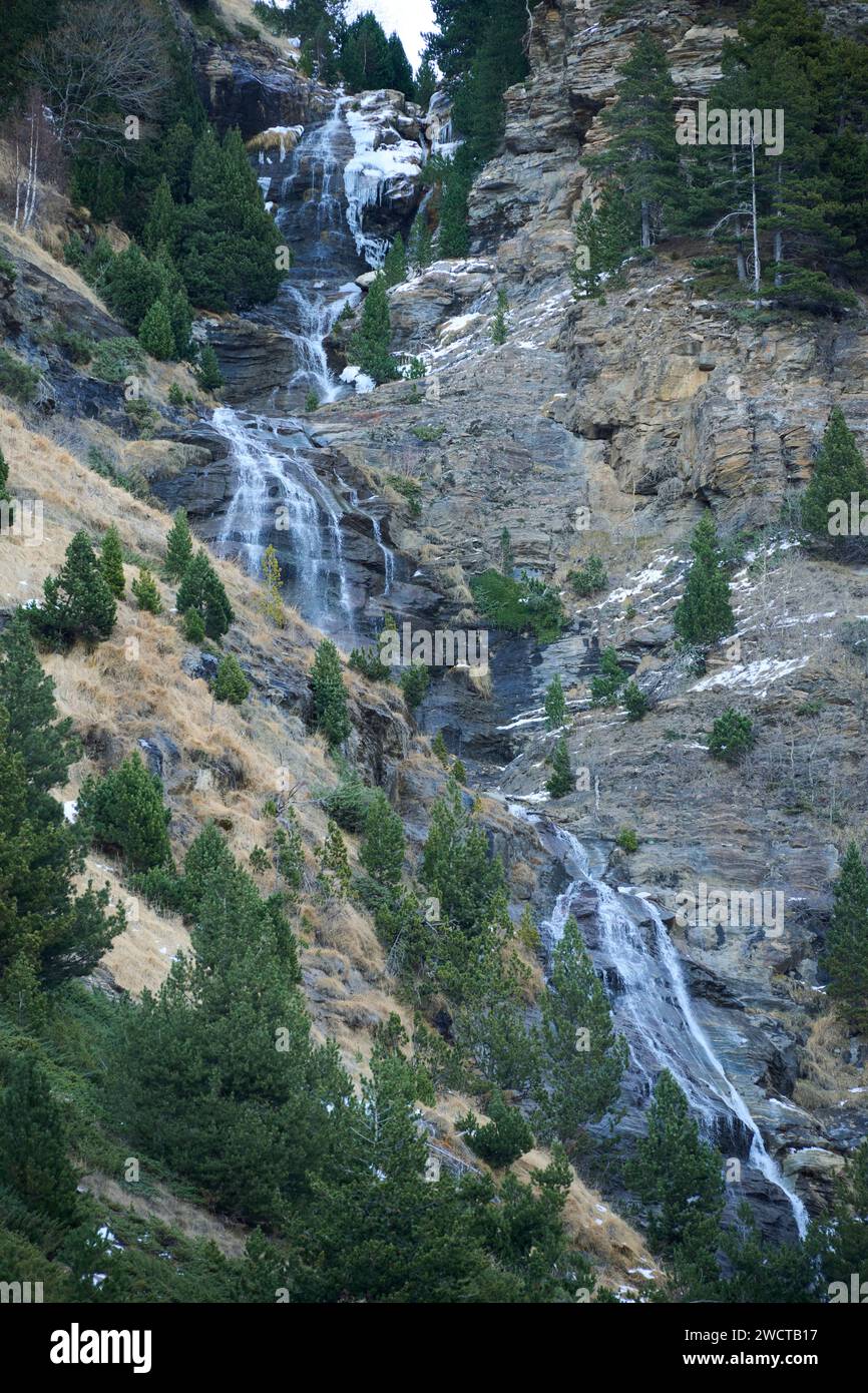 Cascading waterfalls flow down hi-res stock photography and images - Alamy