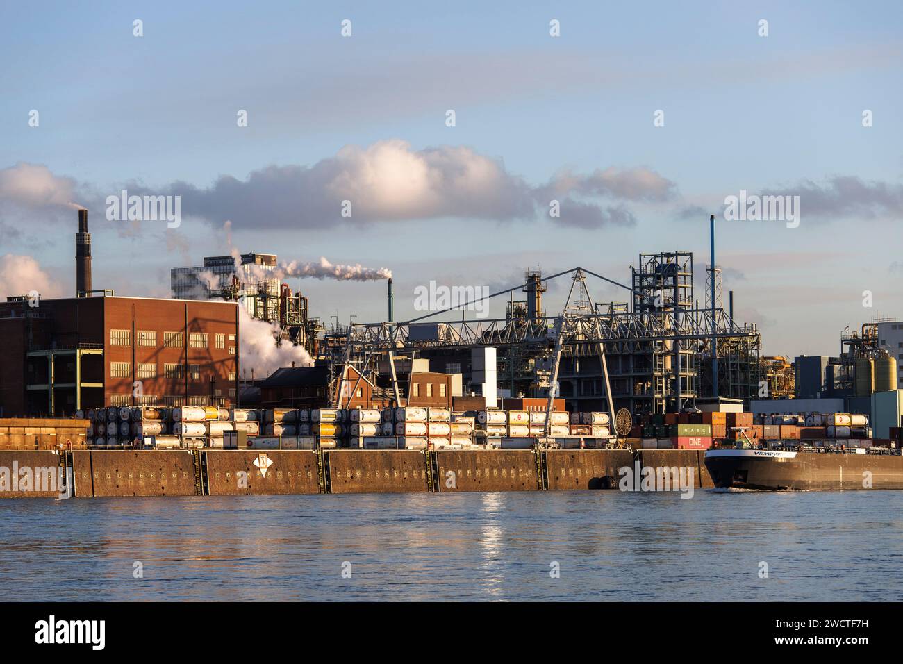 industrie und handelskammer zu köln geschäftsstelle leverkusen rhein berg