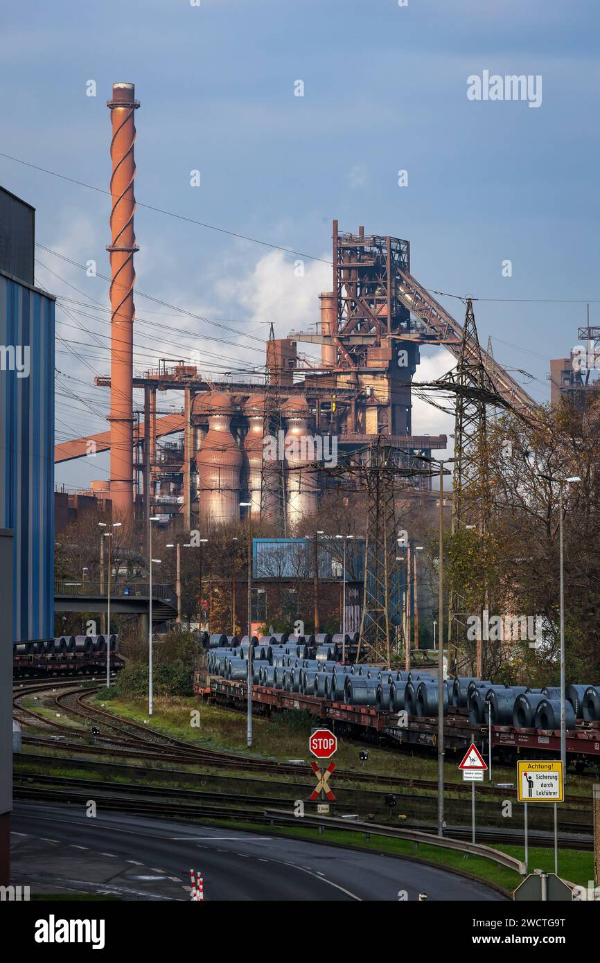 Duisburg, Ruhr area, North Rhine-Westphalia, Germany - ThyssenKrupp Steel Europe, here blast furnace Schwelgern 2 in Duisburg-Marxloh, in front steel Stock Photo