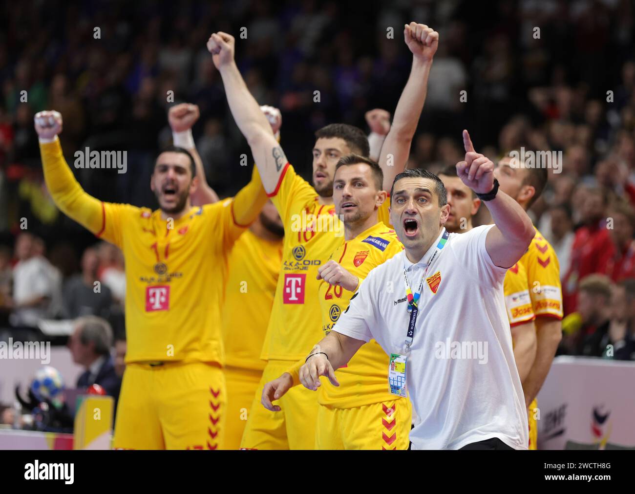 Kiril Lazarov head coach of North Macedonia mit seinem Team North