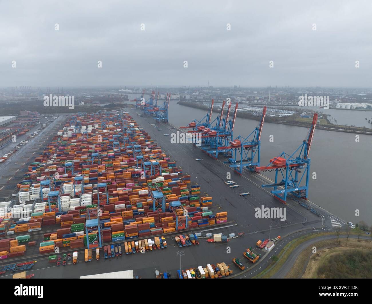 Nvocc non vessel operating common carrier hires stock photography and