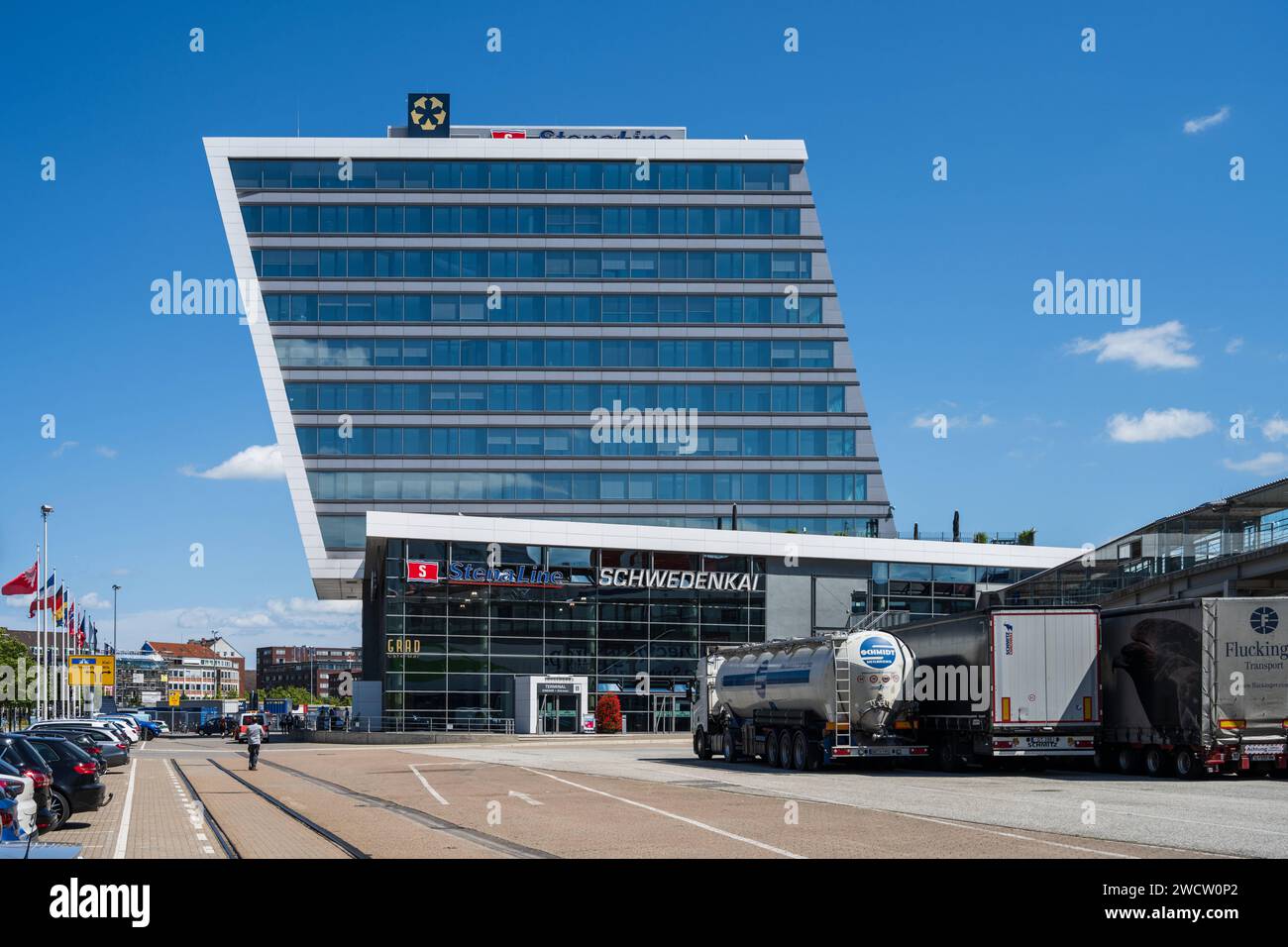 Ein architektonisches Kleinod, das Abfertigungsgebäude der Stena Line am Schwedenkai *** An architectural gem, the Stena Line terminal building at Schwedenkai Stock Photo