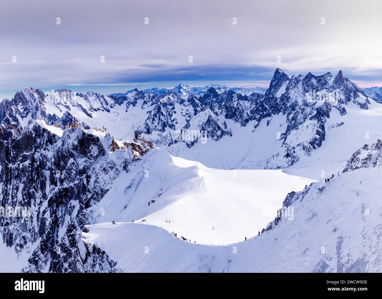 Aiguille du midi mont hi-res stock photography and images - Alamy