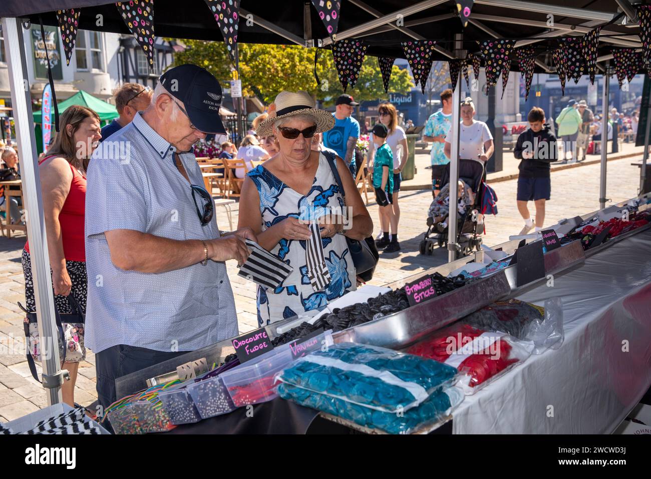 UK, England, Yorkshire, Pontefract, Cornmarket, Liquorice Festival, customers selecting pick and