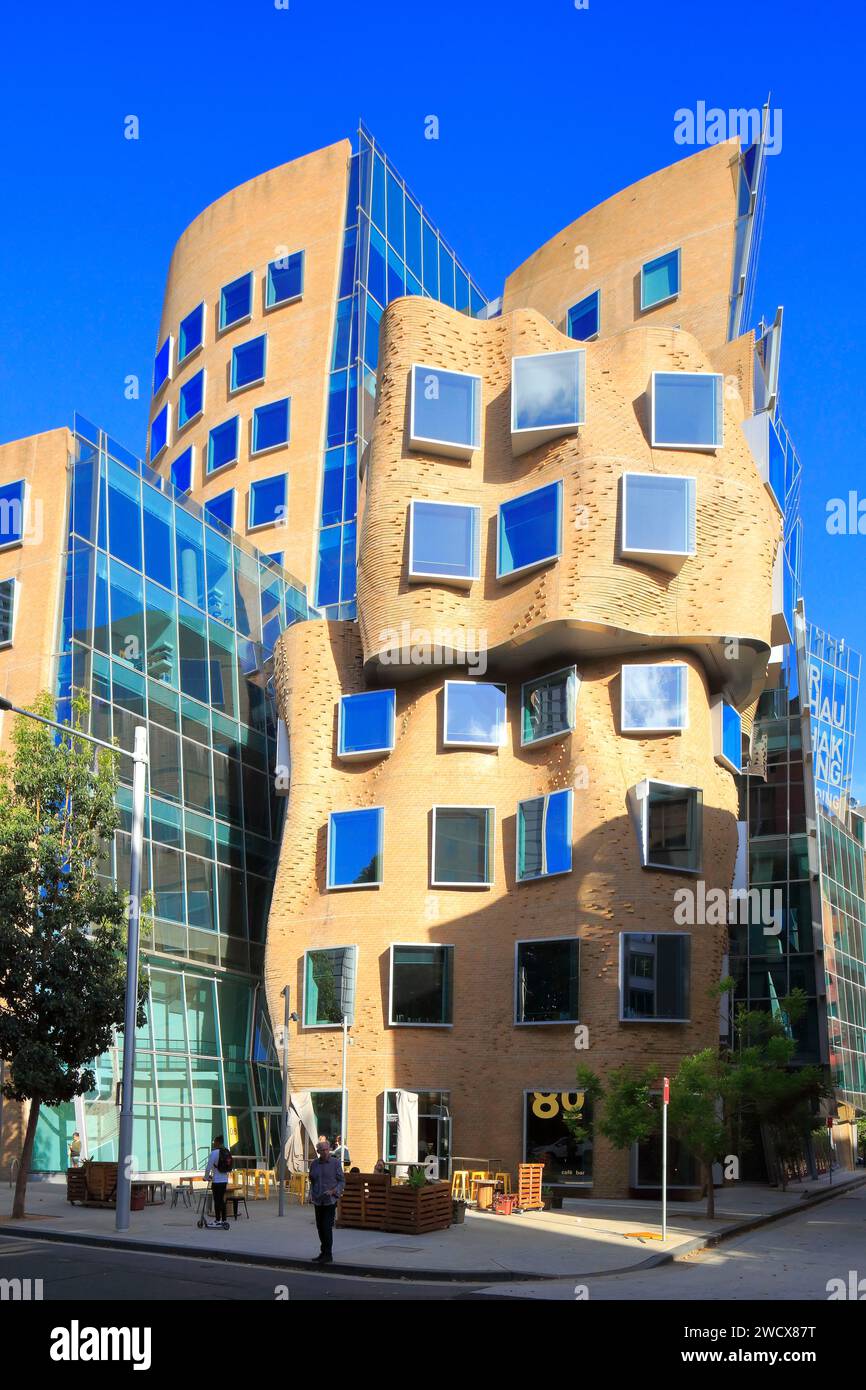 Australia, New South Wales, Sydney, University of Technology Sydney (UTS), Dr Chau Chak Wing Building (2014) designed by architect Frank Gehry Stock Photo